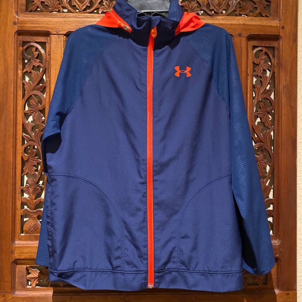 Under Armour Boys Light Weight Wind Breaker.